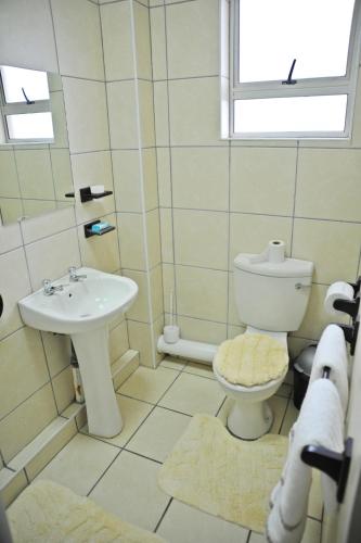 Bilik mandi di The Norwegian Lodge