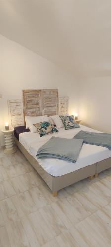 Appartements Dominique, with private terrace