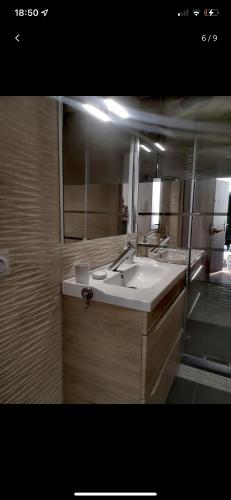 Kúpeľňa v ubytovaní T2 avec balcon Castellane Marseille