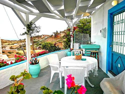 Gallery image of Rou Garden House in Karpathos Town