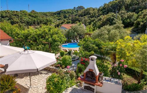 Bazén v ubytování Nice Apartment In Mundanije nebo v jeho okolí