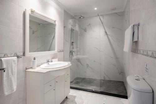 Intelsol Calheta Apartments by An Island Apart photo 3