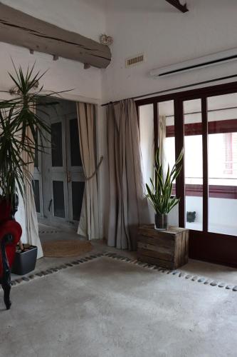 Gallery image of Grand loft de charme, place du village à Thuir in Thuir