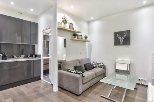 Beau T2 calme et moderne proche Grands Boulevards à Paris - Welkeys