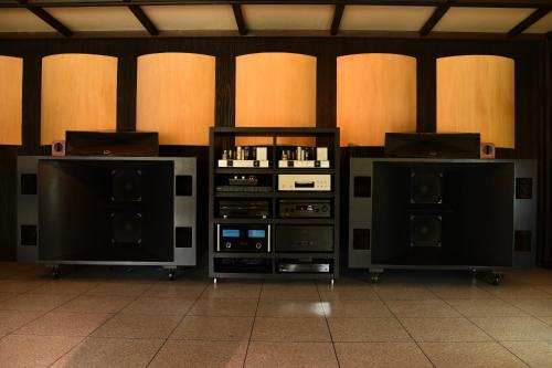 a group of sound equipment in a room at Kohanyu in Kami