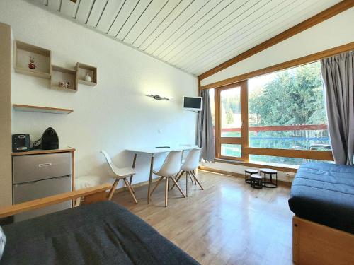 Studio en station avec balcon et WIFI gratuit - FR-1-346-434