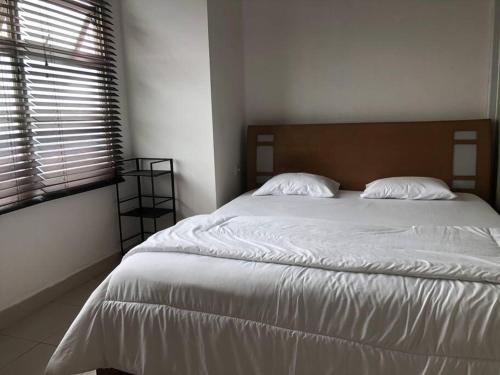 lovely 1 bedroom apartment the bellezza permata
