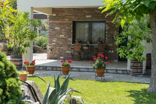 Κήπος έξω από το Wonderful House in Leptokarya