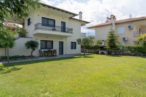 Κήπος έξω από το Wonderful House in Leptokarya