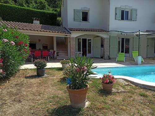 Magnifique Villa avec piscine et vue montagne