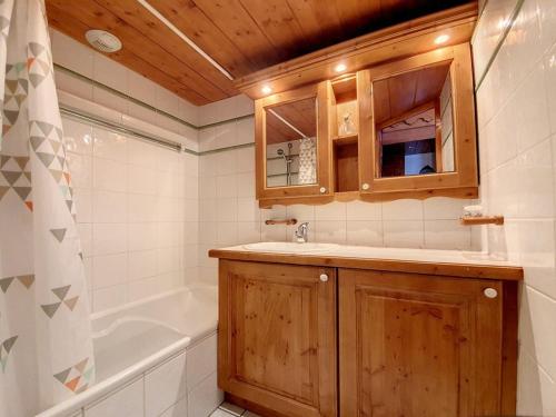 Appartement spacieux et confortable proche des pistes avec balcon - FR-1-344-841