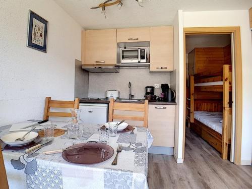Studio rénové 4 pers, accès pistes, balcon sud - FR-1-344-874