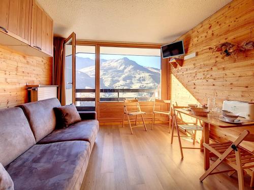 Studio rénové ski aux pieds avec balcon, 3 pers - FR-1-344-890