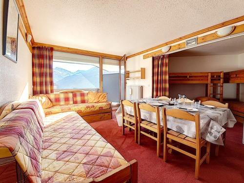 Studio lumineux avec accès direct aux pistes, balcon sud et proche des commodités - FR-1-344-959