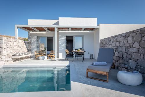 Bazén v ubytování Ariadne Suites nebo v jeho okolí