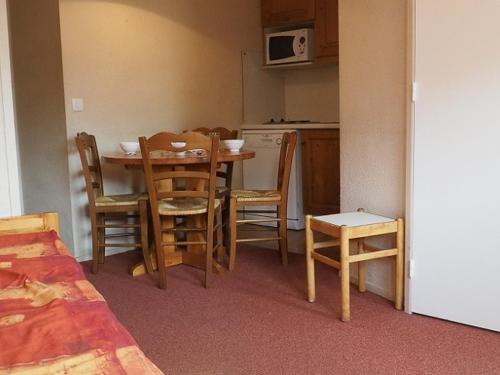 Appartement cozy 2 pièces · Proche pistes et commerces · Balcon sud/est · 4 pers - FR-1-344-1023