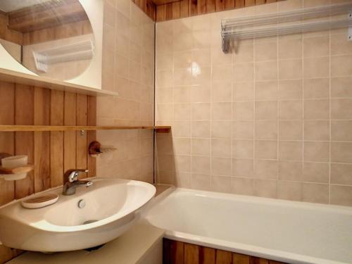 Studio lumineux aux Menuires, skis aux pieds, balcon - FR-1-344-1066