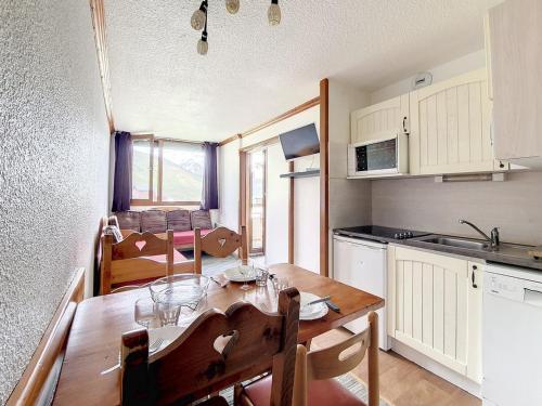 Appartement rénové · Proche des pistes · Balcon Sud-Ouest - FR-1-344-1042
