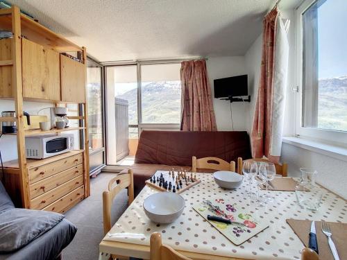 Studio confortable proche des pistes avec balcon et cuisine équipée - FR-1-344-1043