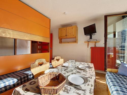 Studio lumineux avec balcon aux pieds des pistes - FR-1-344-1074
