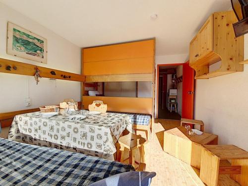 Studio lumineux avec balcon aux pieds des pistes - FR-1-344-1074
