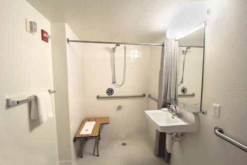 Un baño de Motel 6-Piscataway, NJ