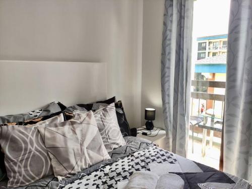 StayPlus Tagaytay Modern Classic Suite w/ Netflix