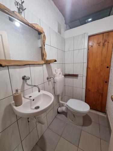 Phòng tắm tại Robinson house Ruža