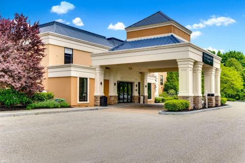 a large building with a large entry way at The Crossroads Hotel - Newburgh in Newburgh
