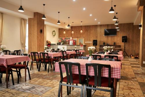 Restaurant ou autre lieu de restauration dans l'établissement Hotel Telgárt - Turistické ubytovanie