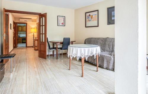 Beautiful apartment in Luque with WiFi and 2 Bedrooms, Luque ...