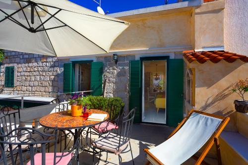 Villa Kalalarga in the center of the town with free parking