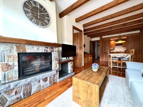Kuchyňa alebo kuchynka v ubytovaní Apartament Deluxe Espot - L'Amfitriona