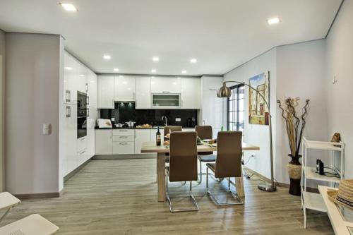 Girassol - Bright, modern, well located Apartment