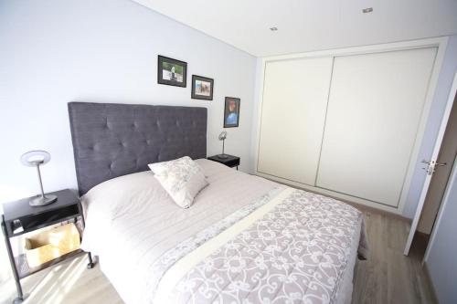 Girassol - Bright, modern, well located Apartment