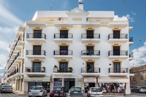 Girassol - Bright, modern, well located Apartment