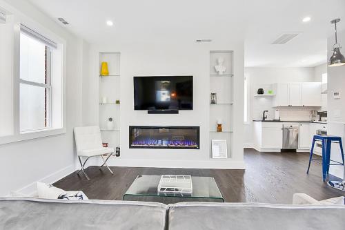 Riverfront Condo – Photos 4