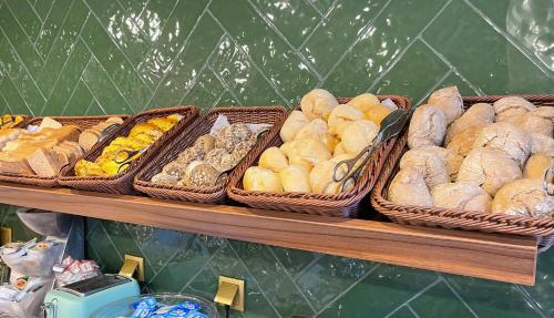 Makanan di atau berdekatan hotel