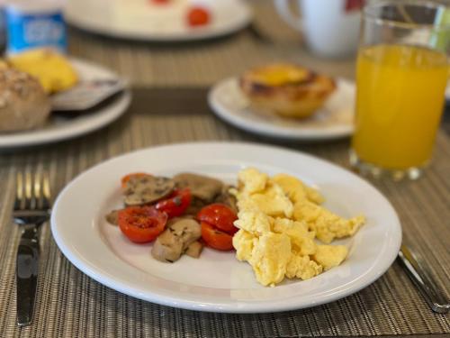 Makanan di atau berdekatan hotel
