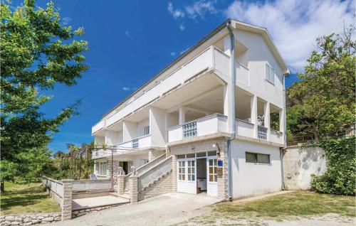Budova, v ktorej sa apartmán nachádza
