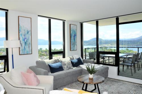 WOW Penthouse 22nd Floor Downtown Lakeview
