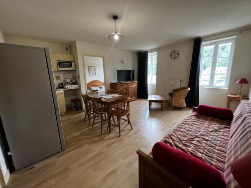 Appartement La Bourboule, 2 pièces, 5 personnes - FR-1-667-29