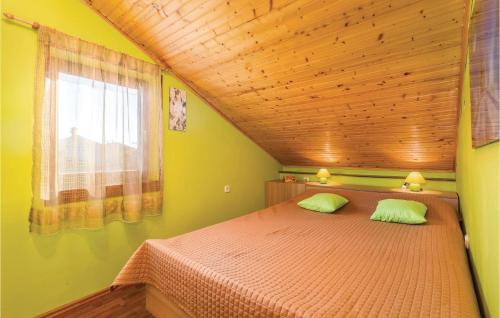 Cama o camas de una habitación en Beautiful Home In Lovran With Wifi