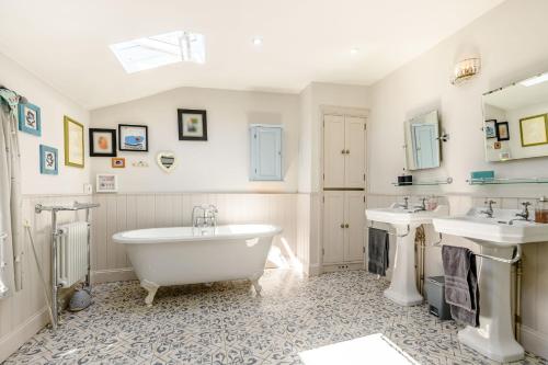 Gallery image of Marina's Cottage in Lowestoft