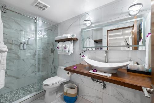 Koupelna v ubytování Spectacular luxury , modern oceanfront condo Maalaea-Kihei ,Maui