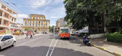 Viesi, kas uzturas naktsmītnē Hamdije
