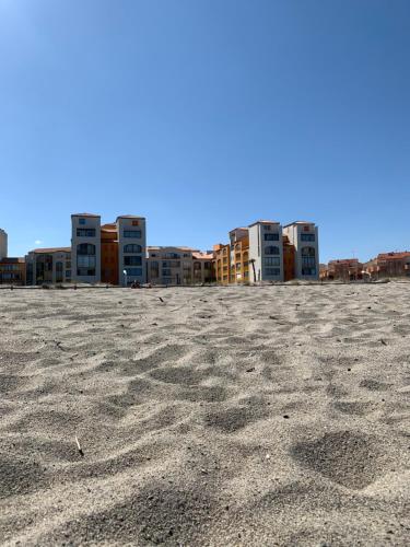 Bel Appartement 4-6 couchages, en bord de mer, accès direct à la plage