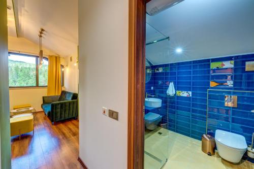 A bathroom at Boho Mountain Studio