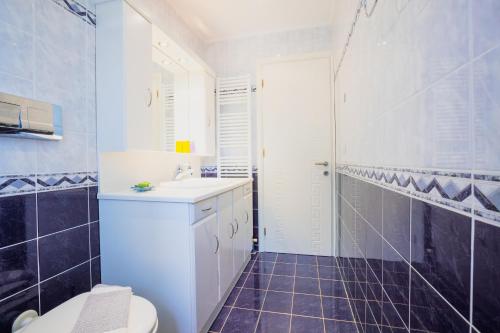 A bathroom at Pano's House