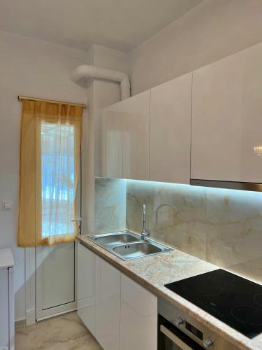 Apollonion Luxury Apartment near the metro station